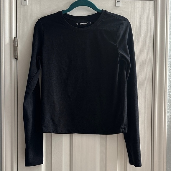 Aritzia TnAction Black Long Sleeve Tee Crewneck Women’s Small Basic Casual - Picture 1 of 6